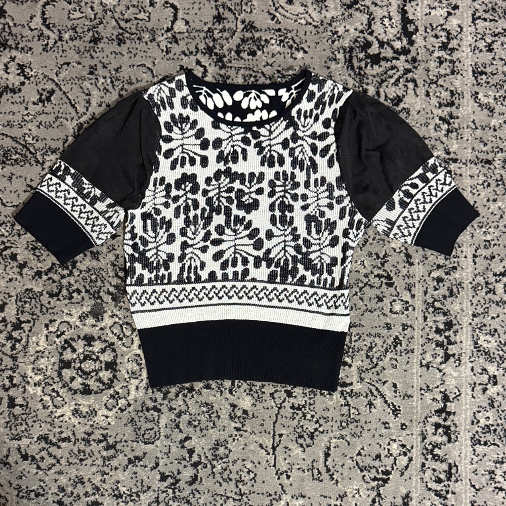 Black and White Patterned Knit Top with puff shoulders